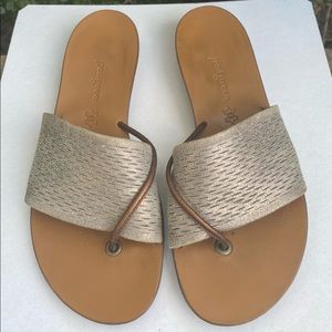 Paul Green Metallic Thong Flip Flop Sandals Size 6.5